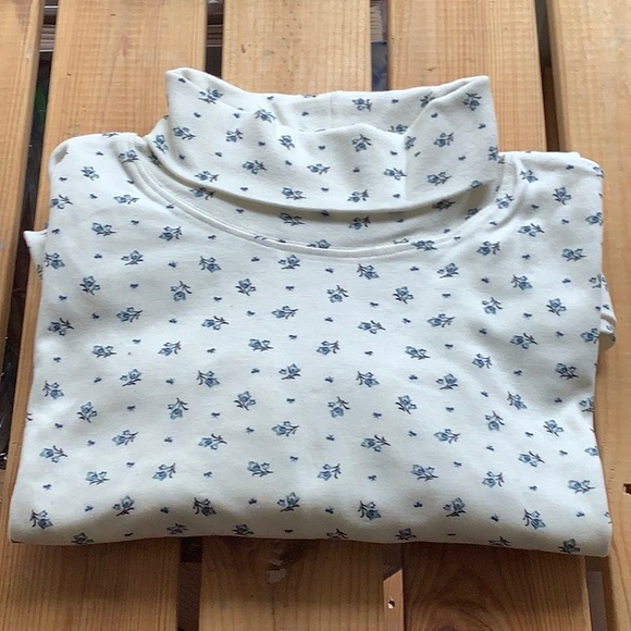 Turtle neck - Picture 1 of 2